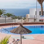 C103 Big Terrace, Pool! 아파트 아데제