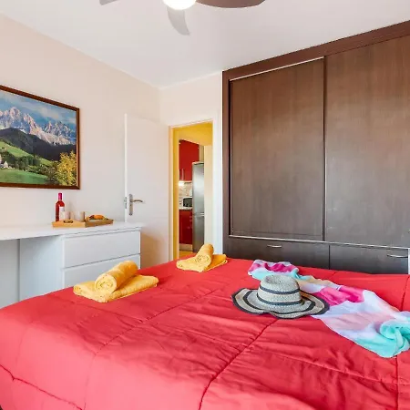 C103 Big Terrace, Pool! 아파트 아데제